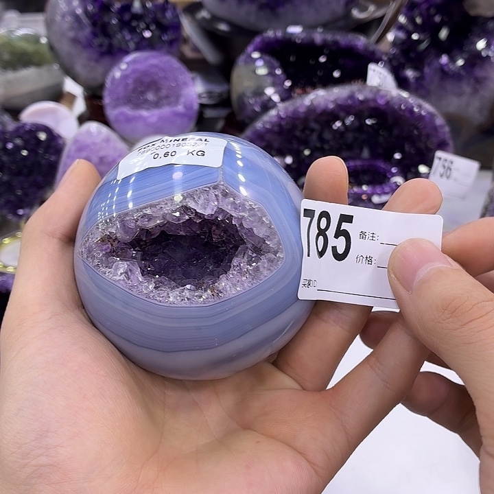 嗎***拉未镶嵌水晶大型摆件（非配饰）