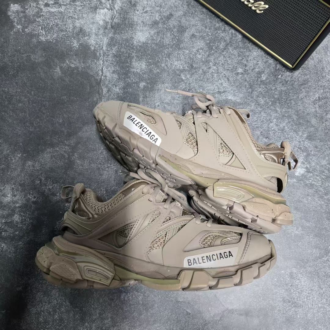 99新 Balenciaga/巴黎世家 TRACK 卡其色 36码 鞋