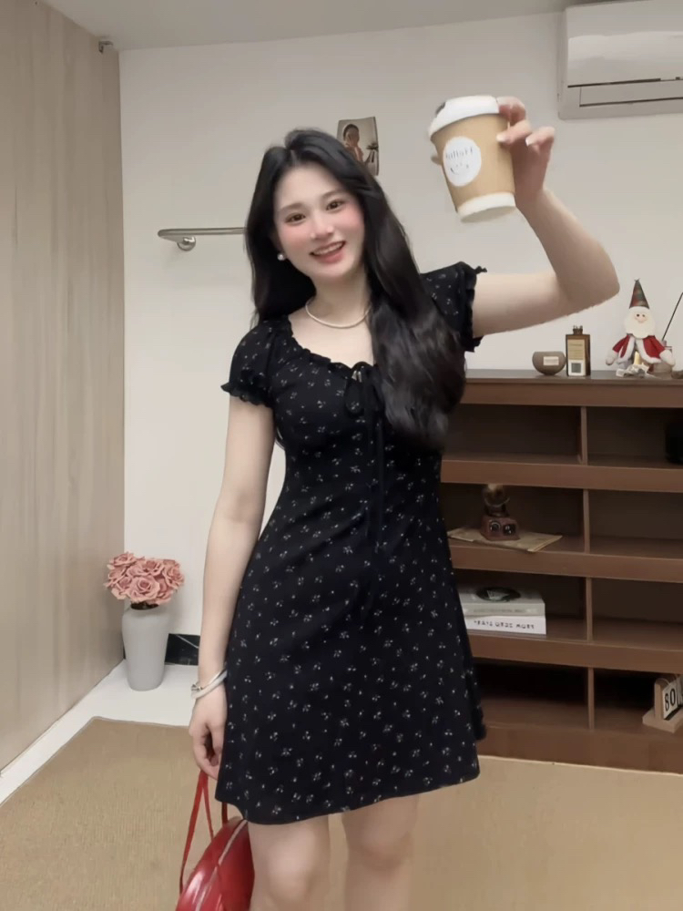 大码胖MM纯欲风复古碎花v领短袖连衣裙女夏季修身显瘦减龄洋气