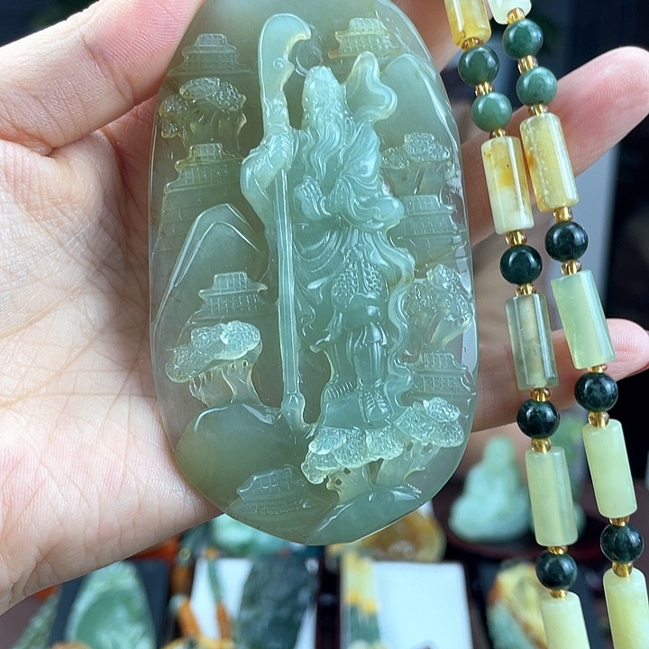 蛇纹石玉颈饰未镶嵌