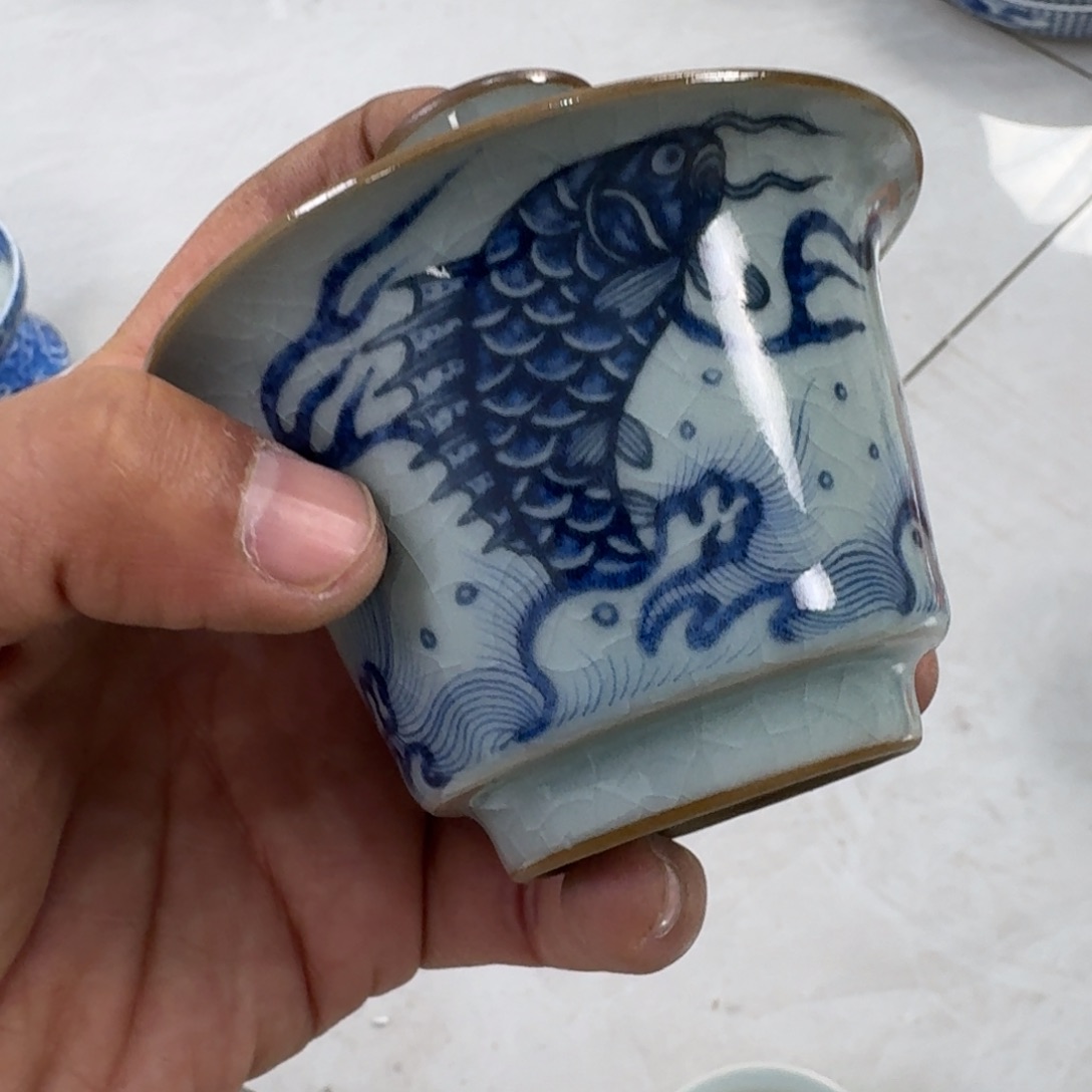用***5摆件老陶泥青花鱼化龙两才盖碗