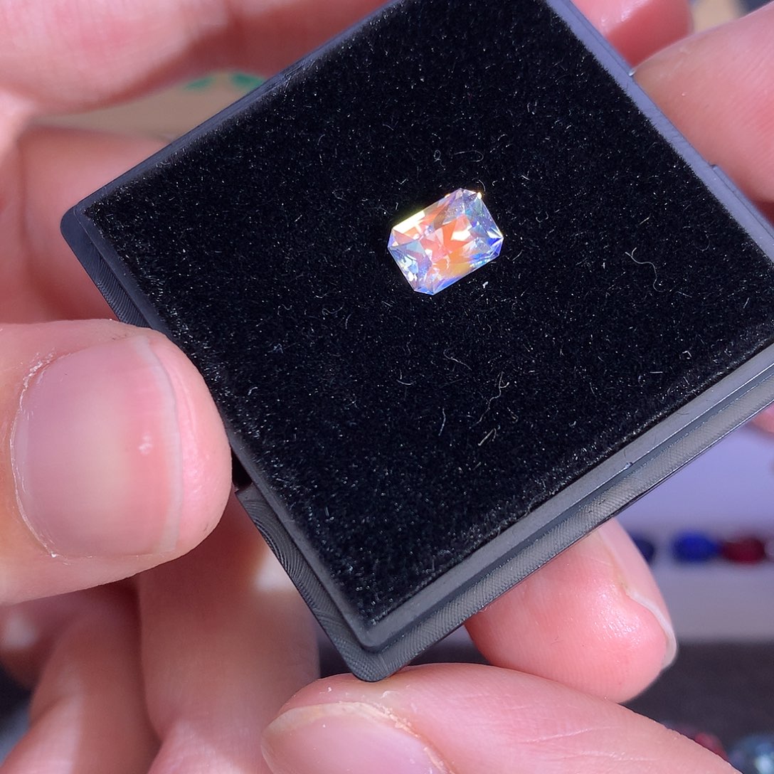 月光石裸石未镶嵌1.285ct