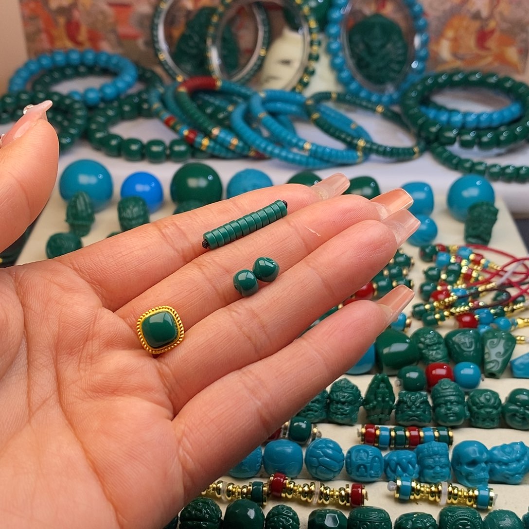 颈饰琉璃奇*卡4.5隔片老型卡6一对镶嵌背云绿色一颗