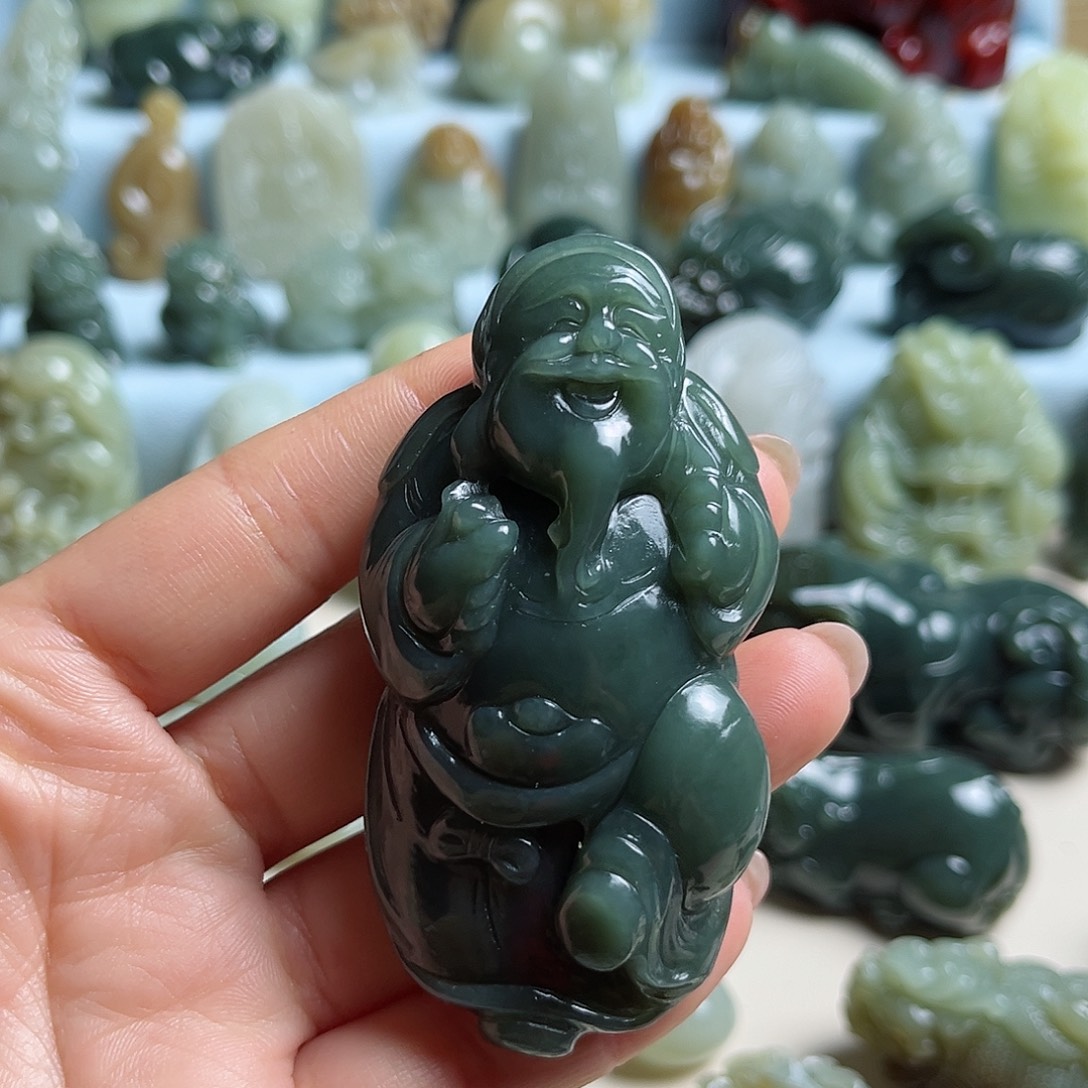 用***军和田玉未镶嵌把件