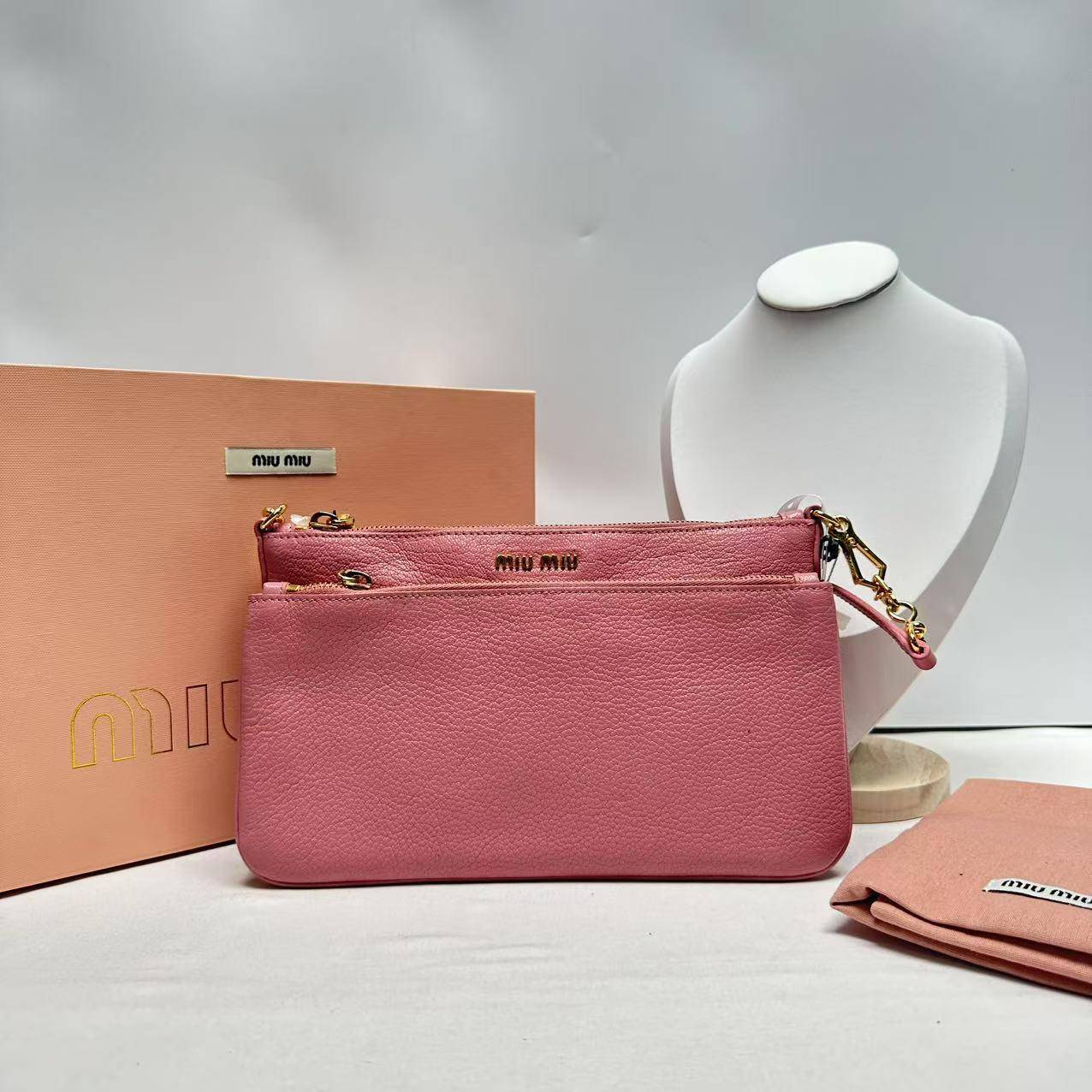 胖虎奥斯汀/缪缪/95新/公价0/箱包/斜挎包/31B2501120143