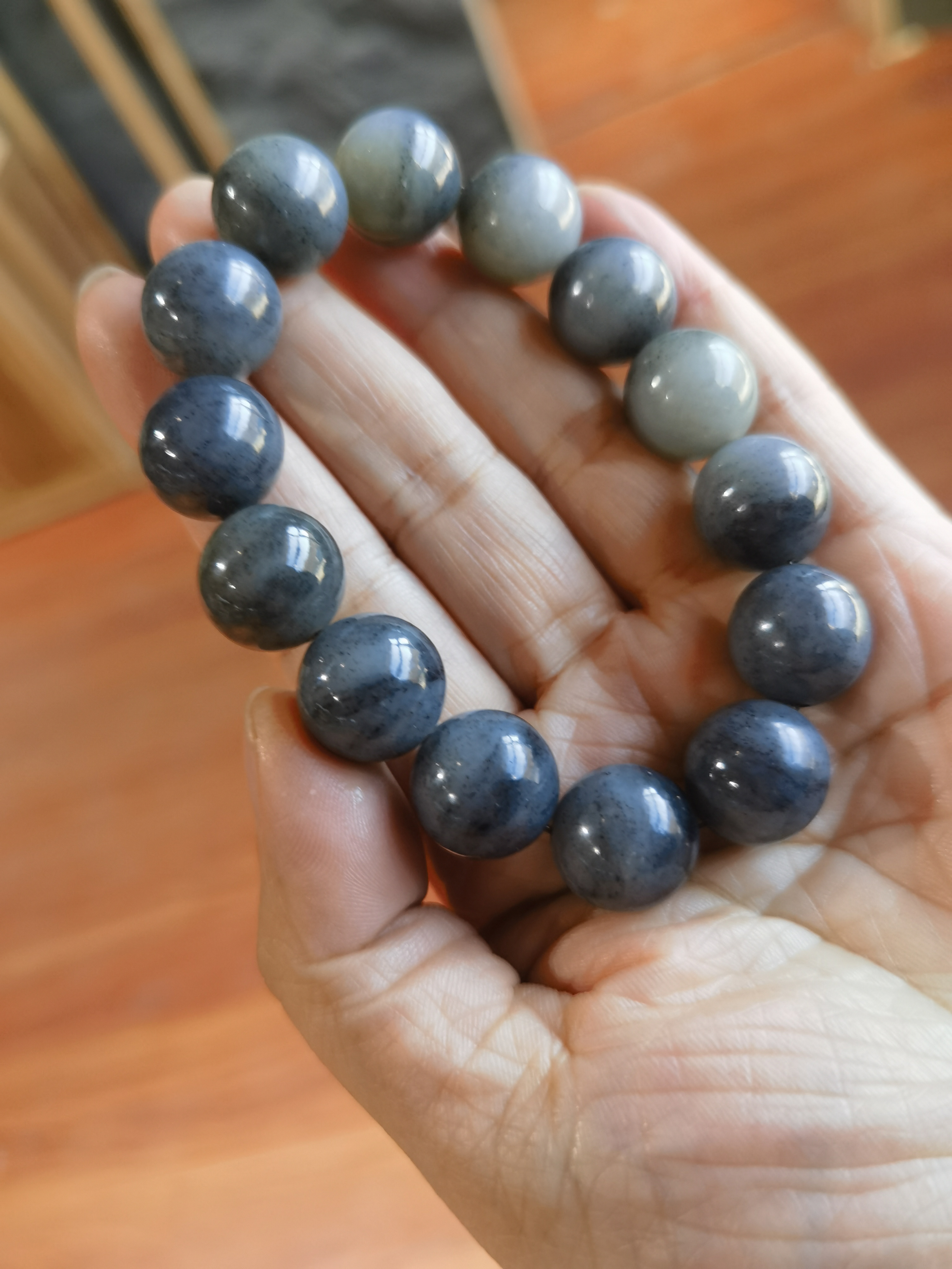 新疆和田玉青花手串