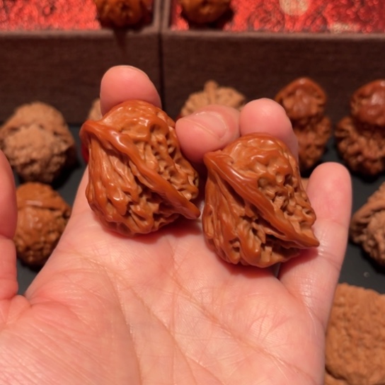 文玩核桃吊坠小鸟