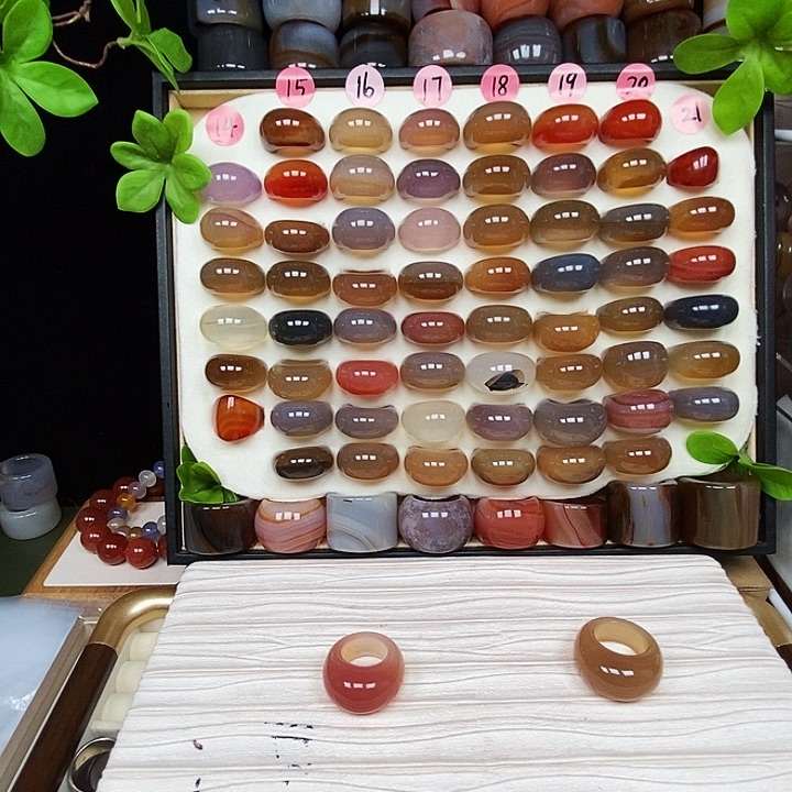 月***半玛瑙/玉髓未镶嵌戒指