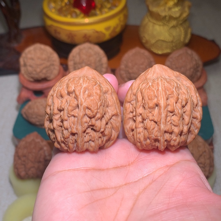 文玩核桃把件赤龙鸡心