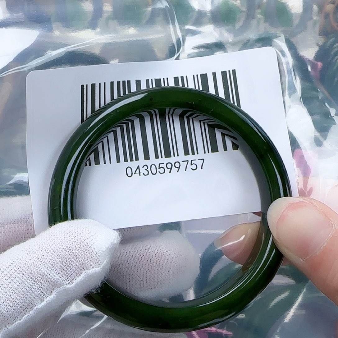 和田玉（碧玉）手镯未镶嵌55包容