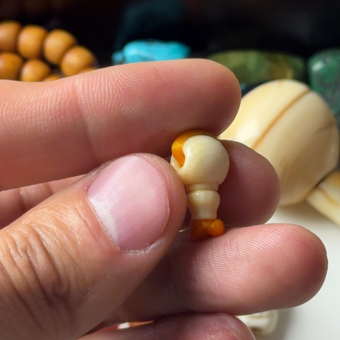 琉璃/树脂/塑料类藏传配饰