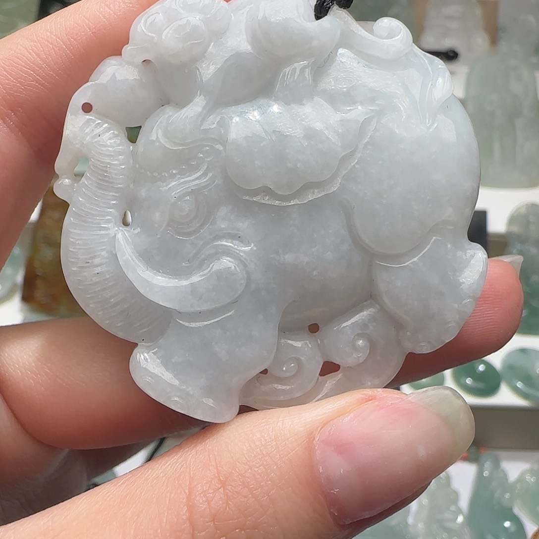 翡翠未镶嵌颈饰天然缅甸翡翠大象