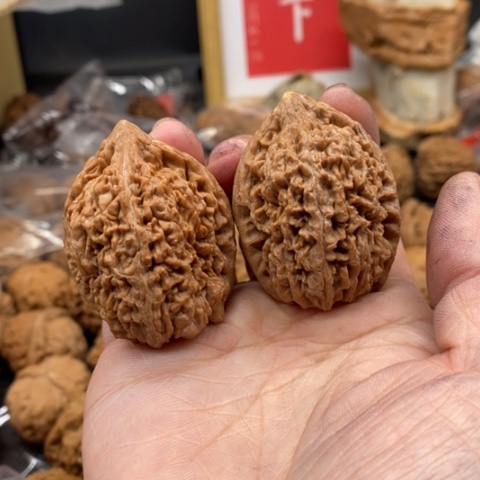 文玩核桃吊坠雪****?蒜头