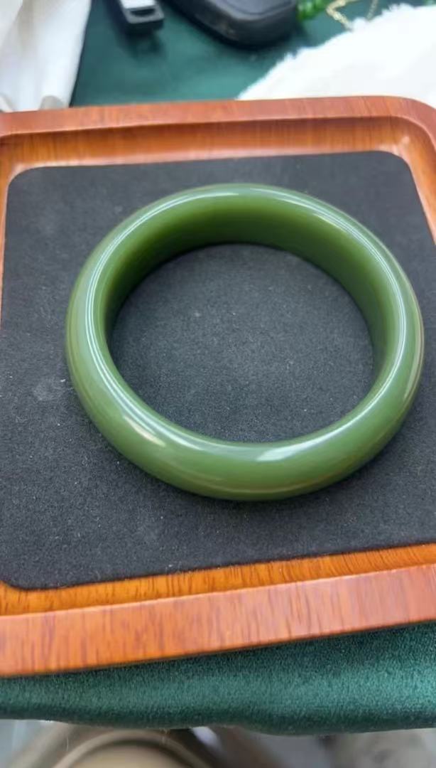 湖水绿宽版手镯多样性发其一
