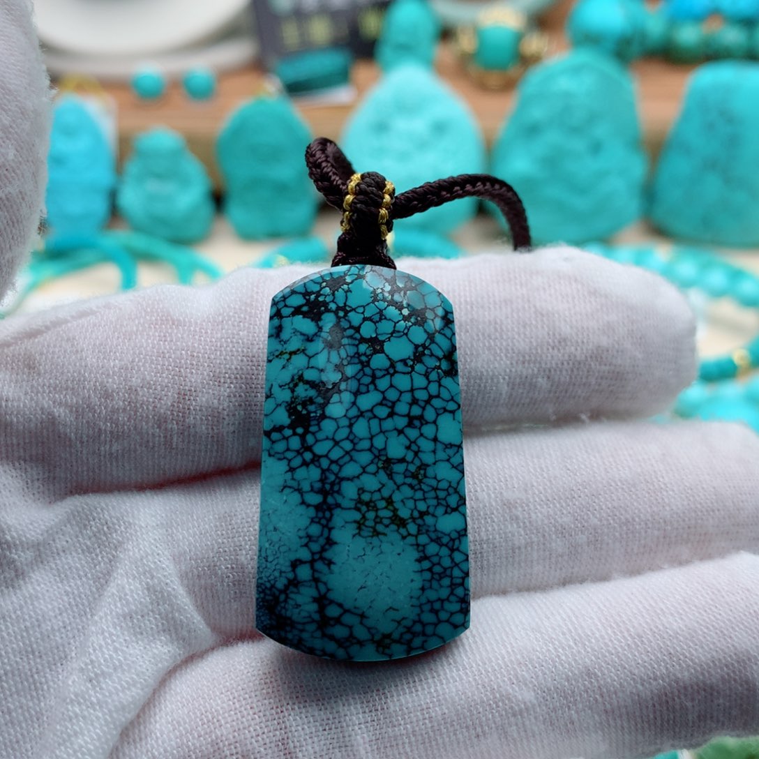 绿松石颈饰未镶嵌