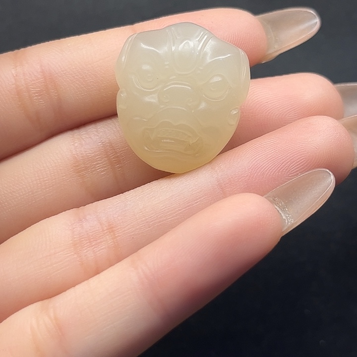 石英质玉（黄龙玉）颈饰合金袁*