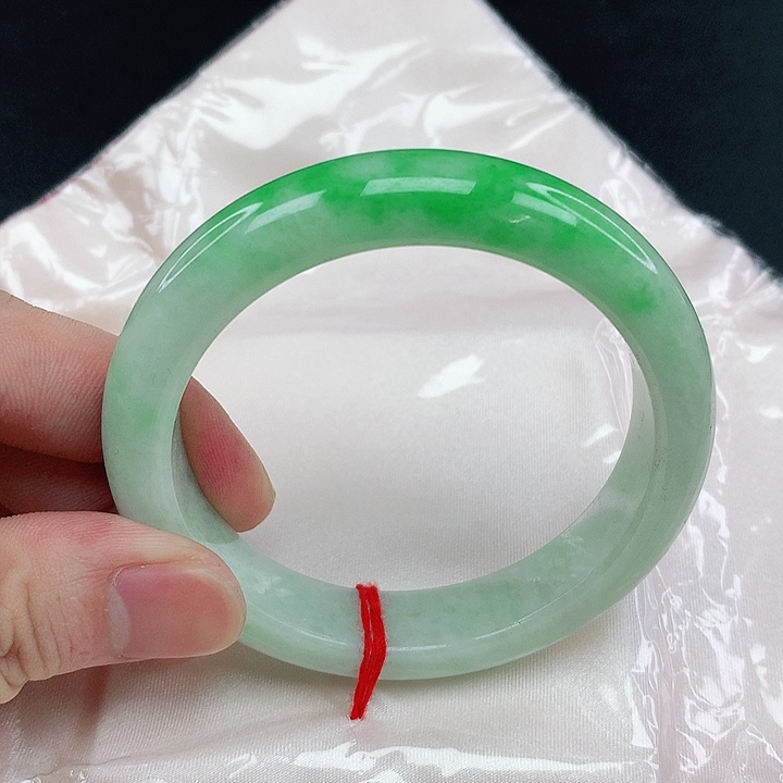 翡翠手镯未镶嵌圈55.5。7801