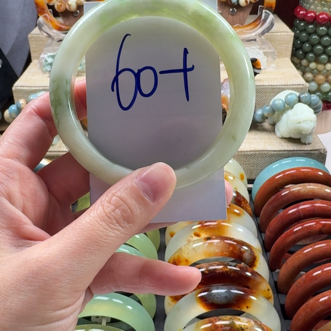 蛇纹石玉未镶嵌手镯5