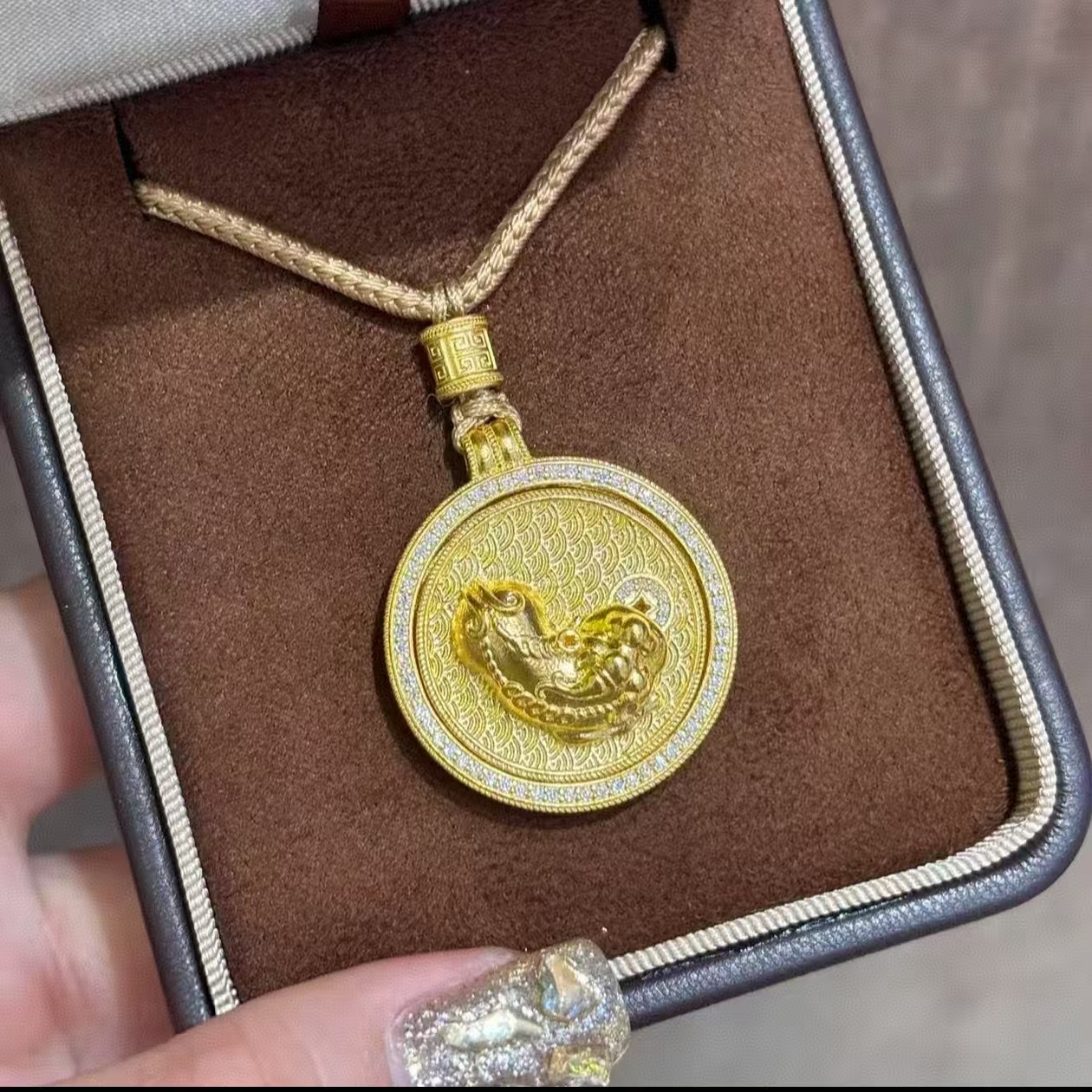 合金吊坠 镶嵌旋转貔貅吊坠时来运转金色挂坠雕刻转动项坠