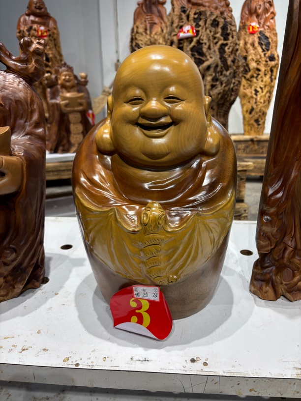 香樟木雕刻人物摆件