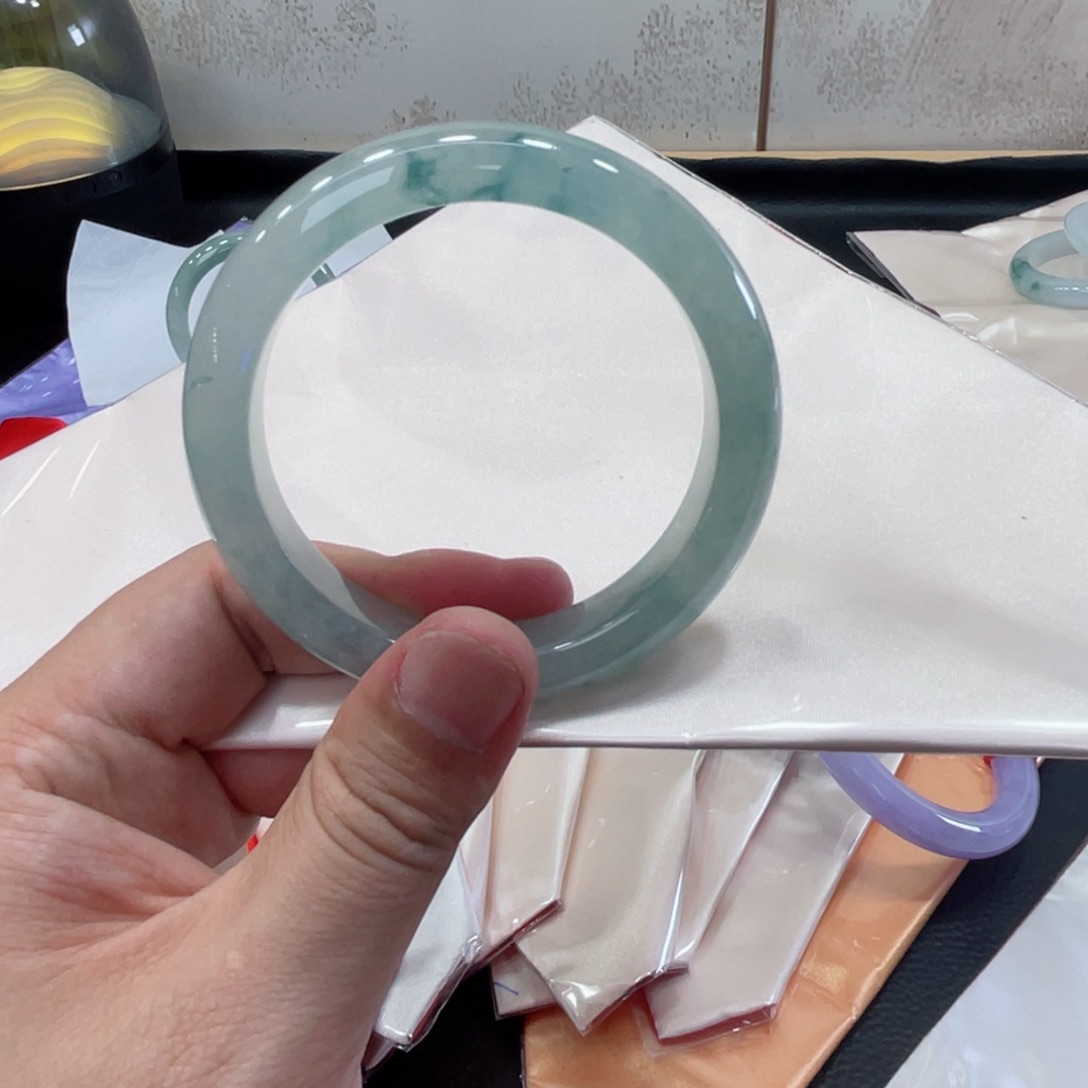 有***》翡翠未镶嵌手镯翡翠