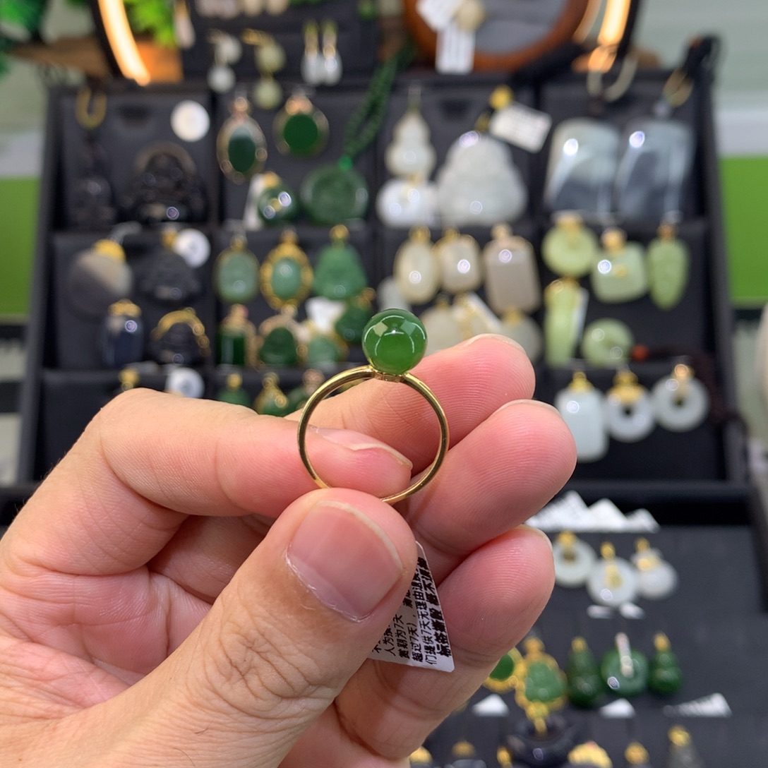 和田玉18K金镶嵌戒指