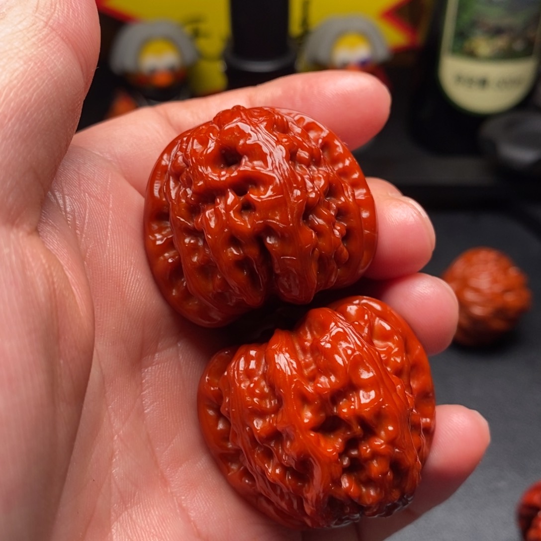 文玩核桃吊坠37白狮子修尖