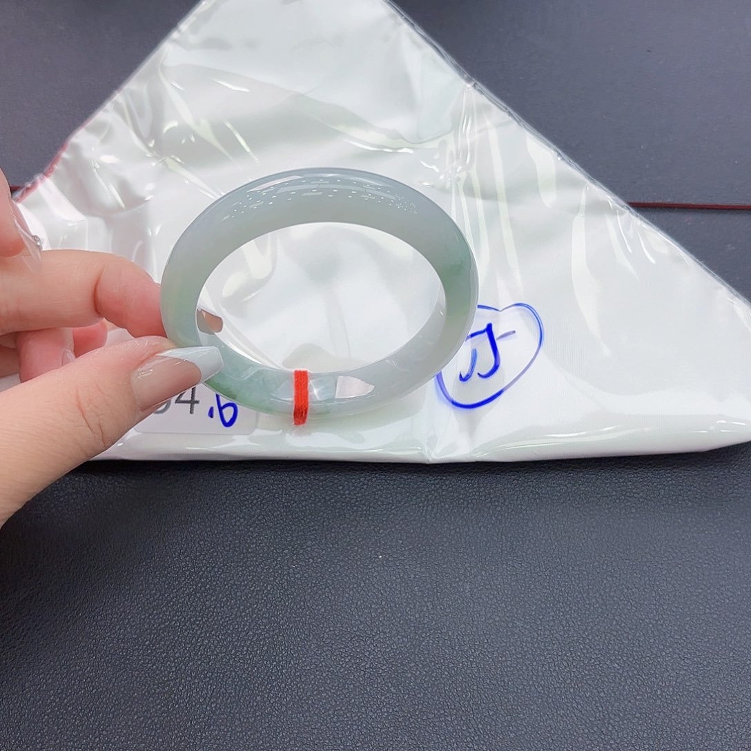 翡翠手镯未镶嵌手镯