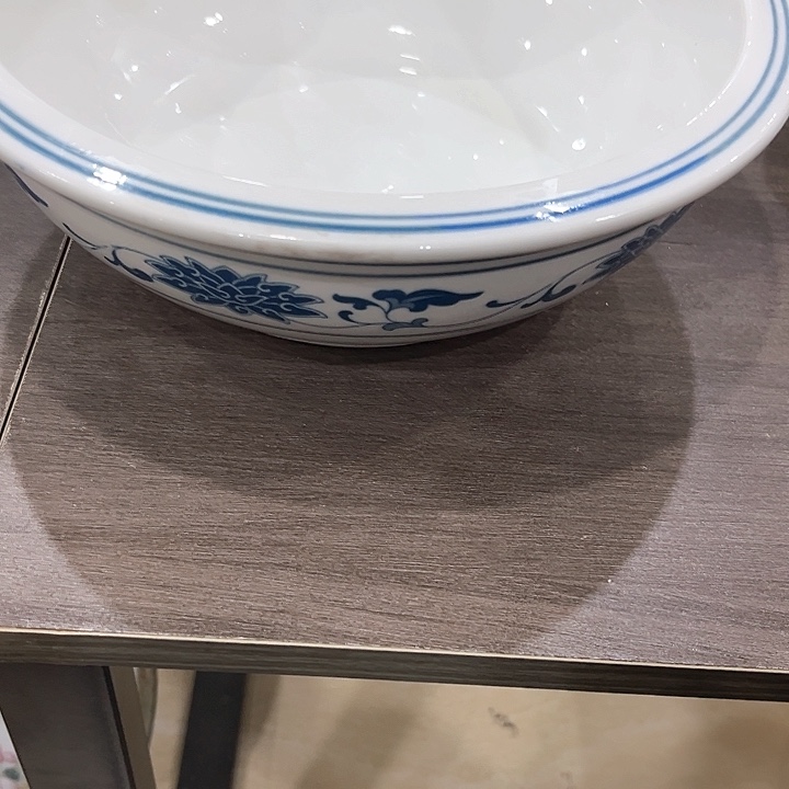 釉下五彩的瓷器和。