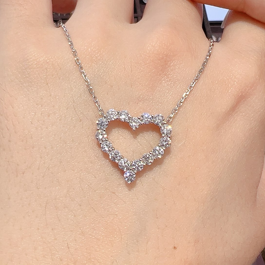 实验室培育钻石颈饰18K金镶嵌爱心