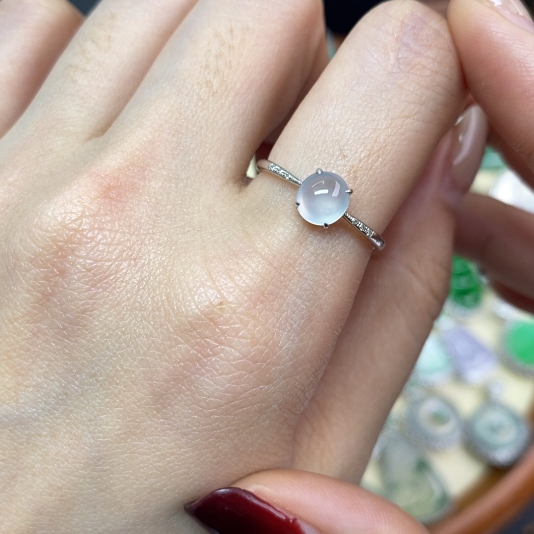 翡翠颈饰18K金镶嵌A货翡翠