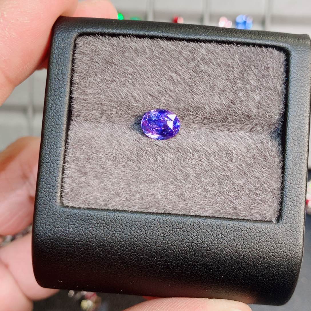 蓝宝石裸石未镶嵌无烧紫色蓝宝石 2.57ct