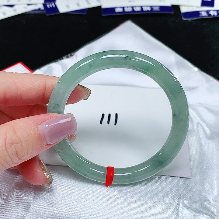 翡翠手镯（圆镯）未镶嵌