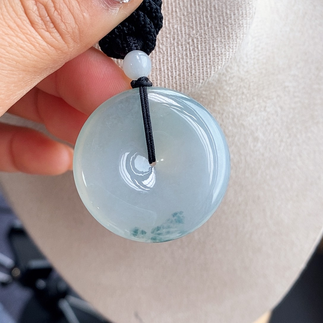 翡翠颈饰未镶嵌翡翠首饰