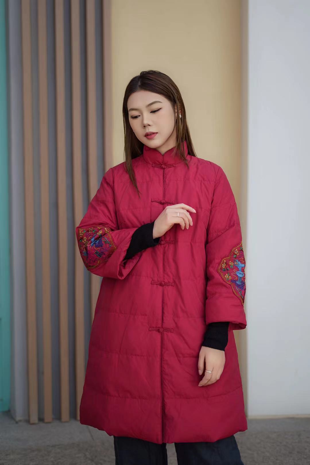 新年款白鸭绒羽绒服中开袖口绣花2266