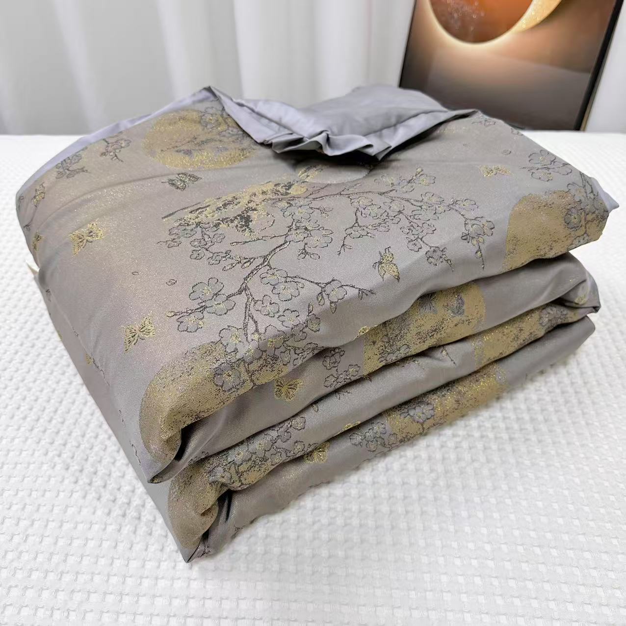 【1.5*2米】月下蝶舞-高级灰色棉四季被（2.8斤左右）