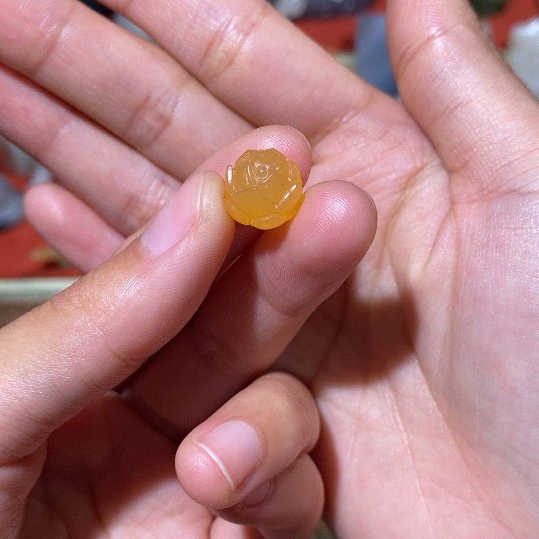 石英质玉（黄龙玉）未镶嵌颈饰