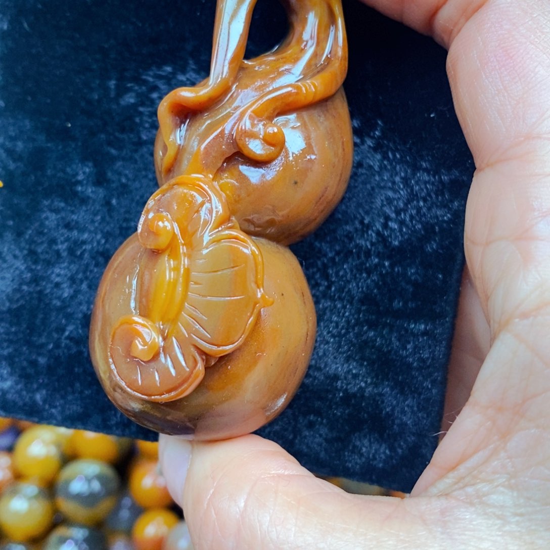 未镶嵌石英质玉（黄龙玉）吊坠(不含链)