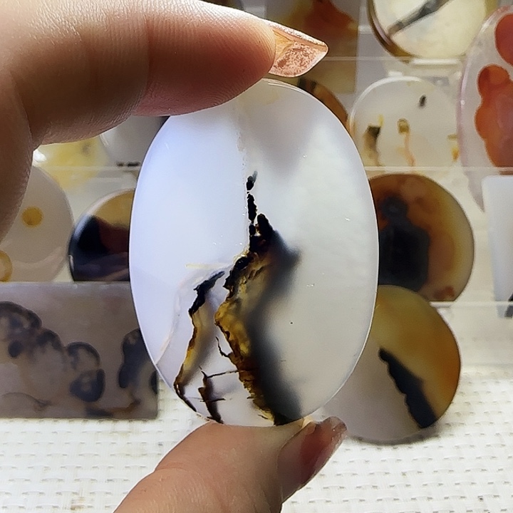 玛瑙/玉髓未镶嵌珠宝奇石