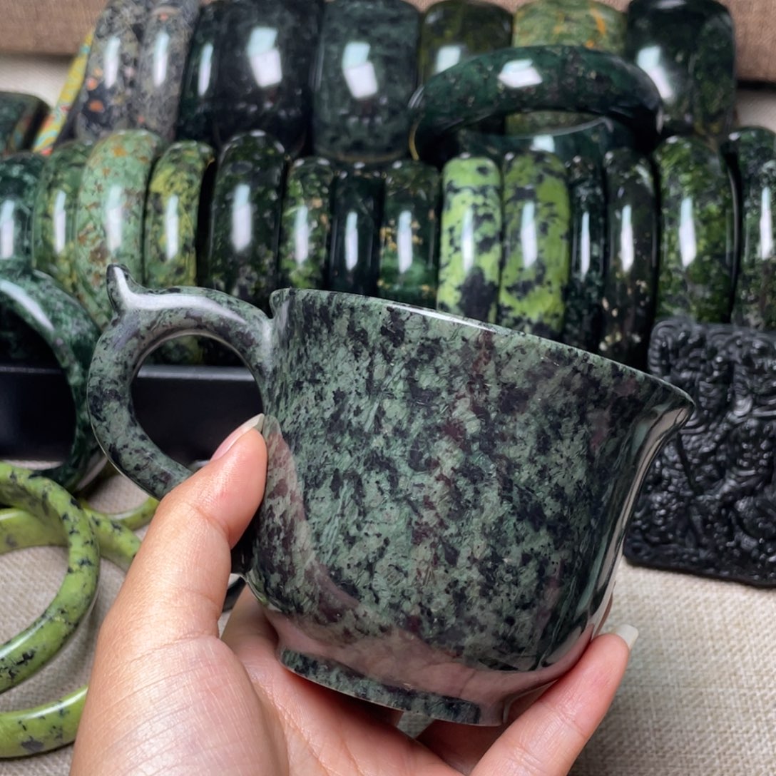 海***4蛇纹石玉未镶嵌手镯