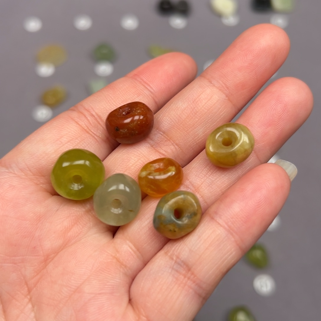 未镶嵌蛇纹石玉颈饰微瑕不退不换