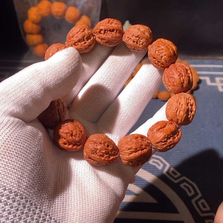 文玩核桃手串……16