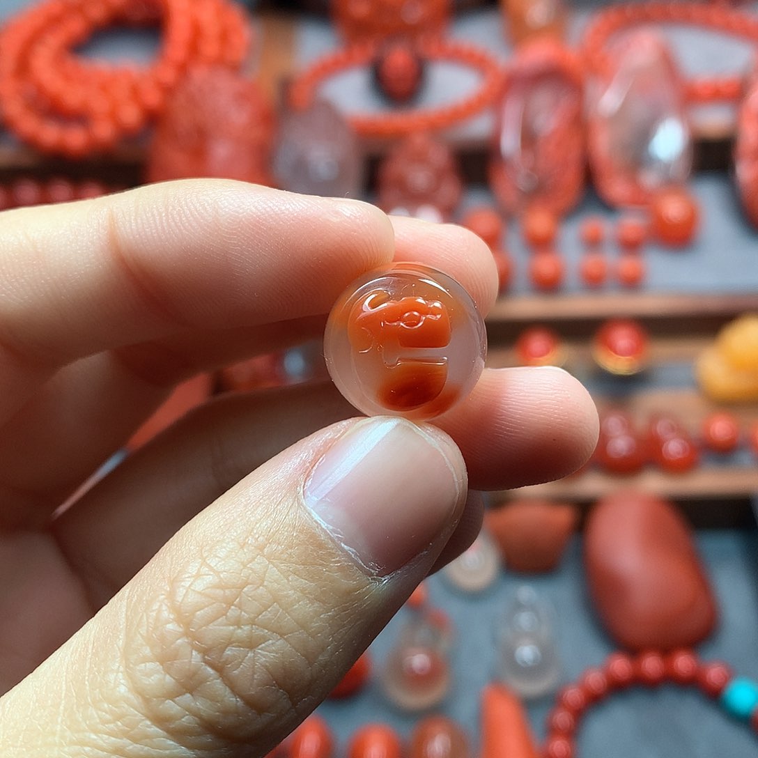 南红玛瑙1未镶嵌冰飘玉猪龙