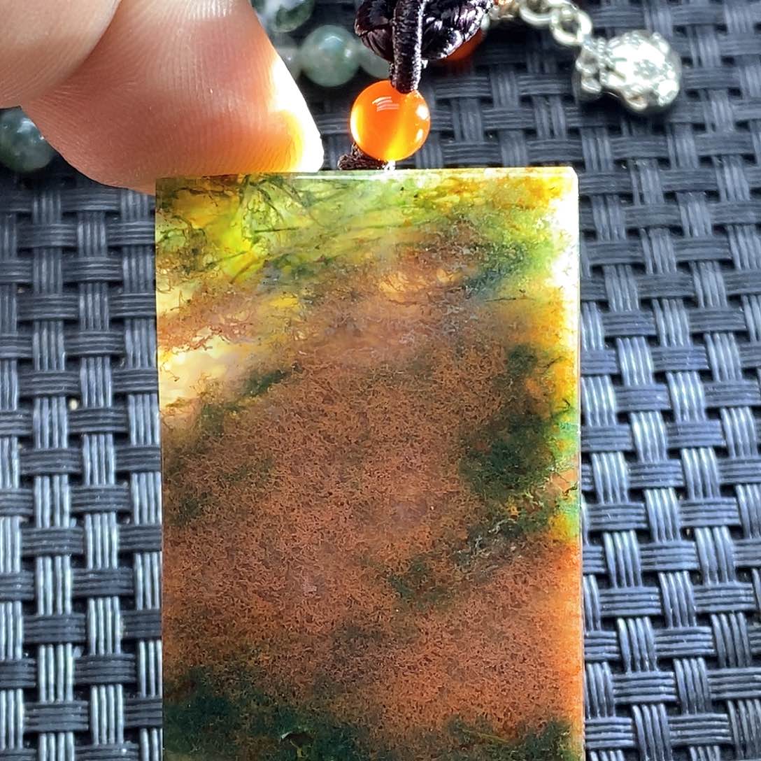 未镶嵌颈饰玛瑙/玉髓㈨*?