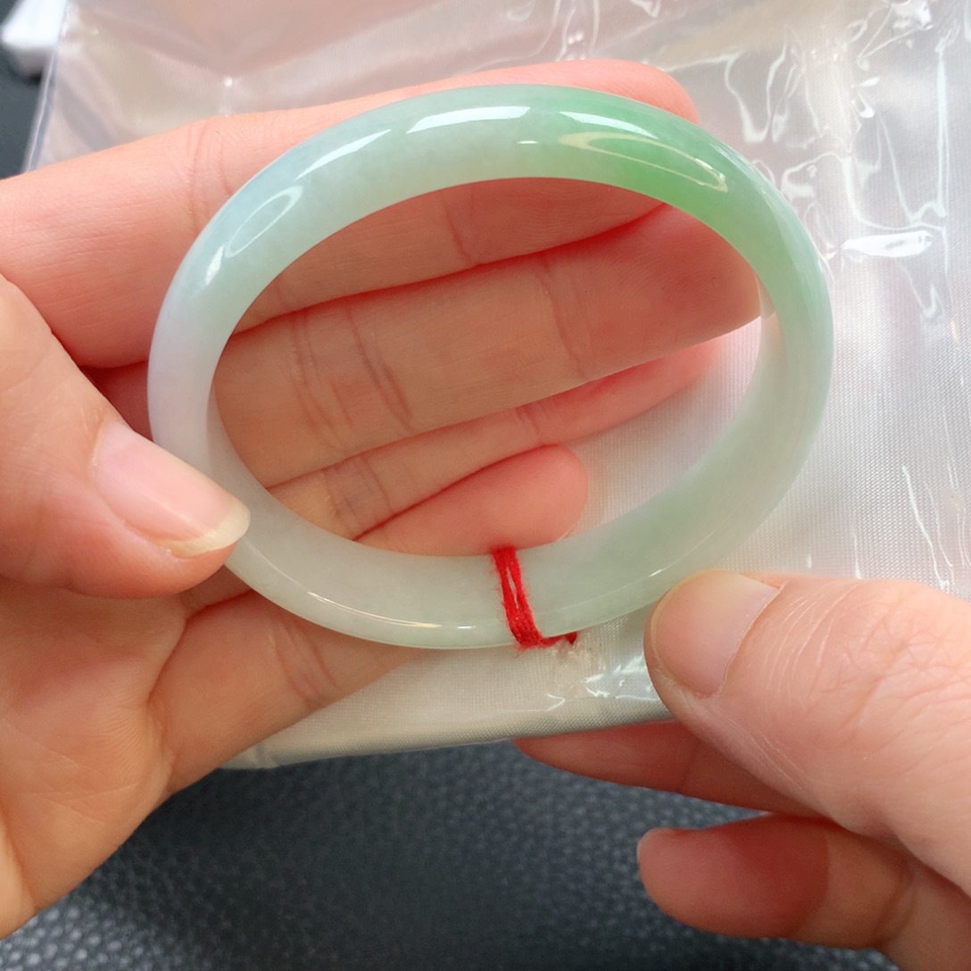 翡翠手镯未镶嵌52.6贵妃