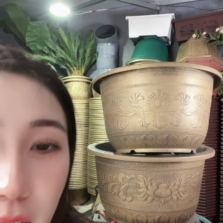 圆1米口径花盆一个