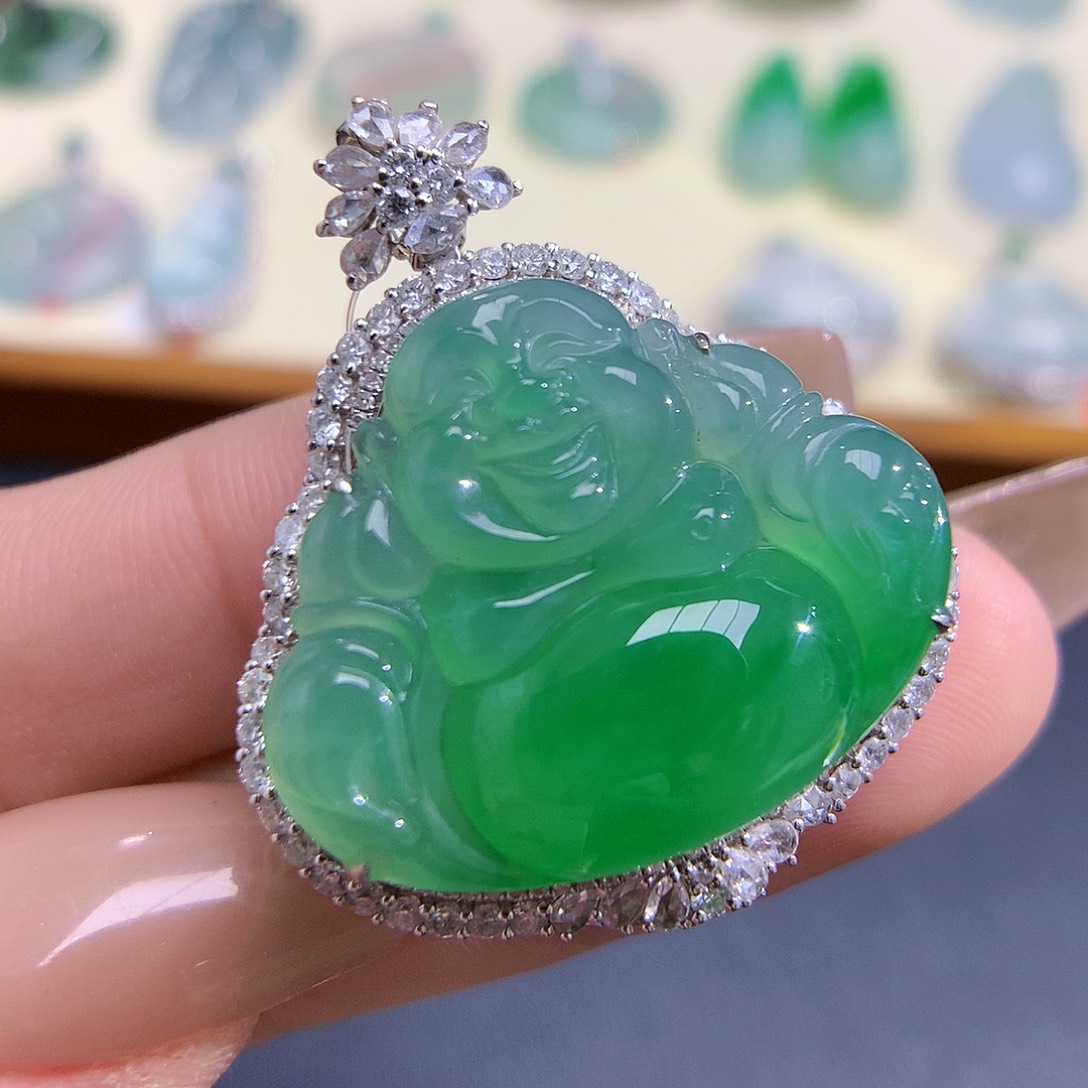 翡翠颈饰18K金镶嵌佛公