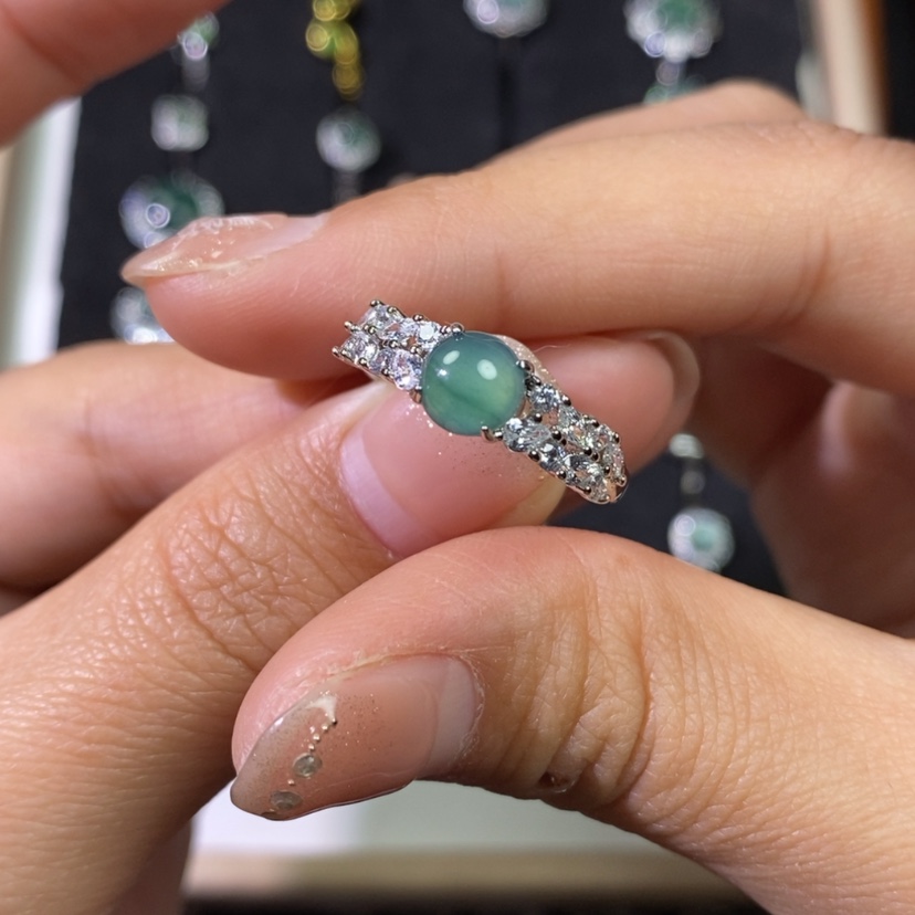 【闪购商品】翡翠颈饰未镶嵌天然