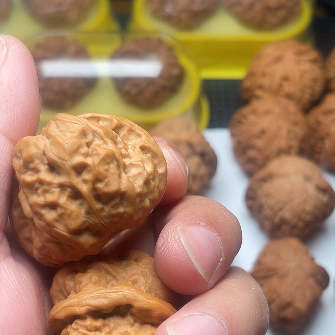 上***花文玩核桃吊坠蛤蟆