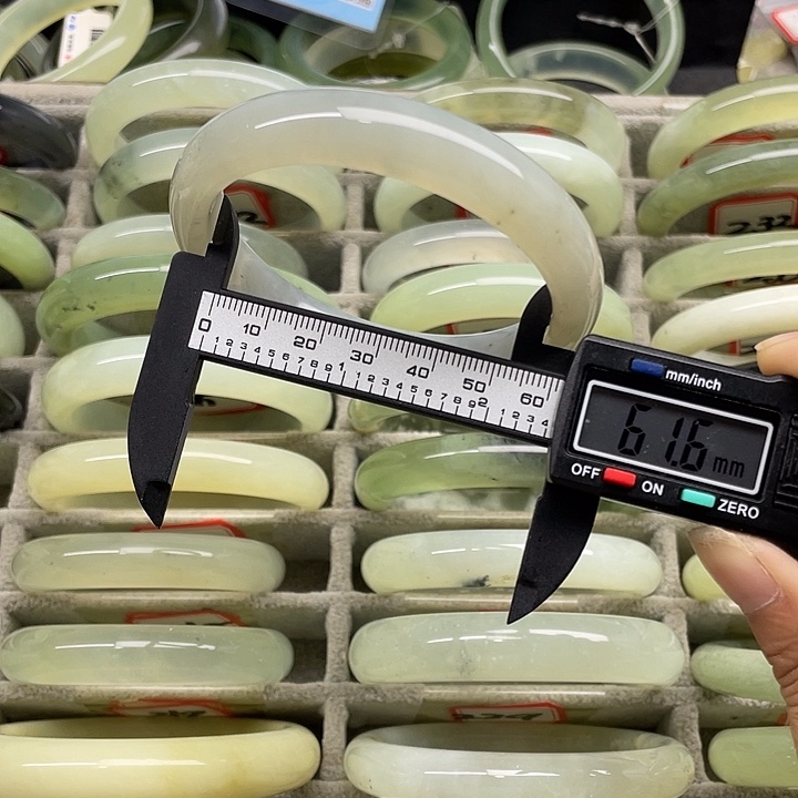 未镶嵌蛇纹石玉手镯207